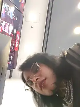 taaylor33 live