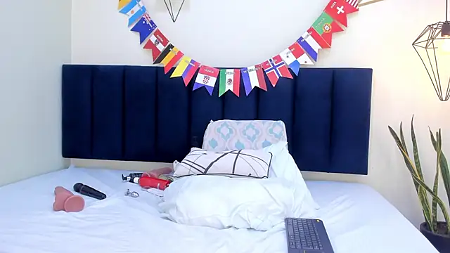 sophieturner_mg live