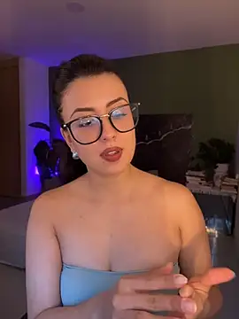 EmaSaenz live