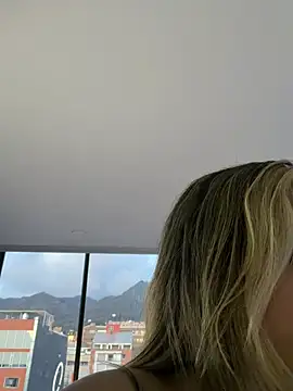 Cloee_Rainbow1 live