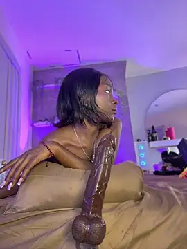 Keirahartz live