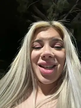 AlyssaFoxx_ live