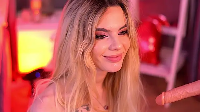 AmiraLovely live