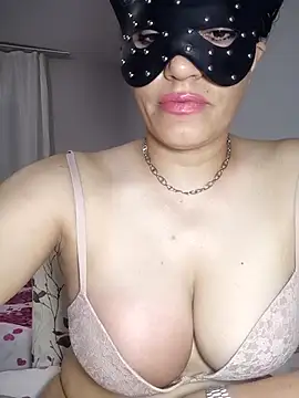 Nergiz2135 live
