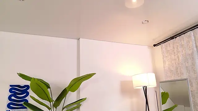 VixenLuxe live