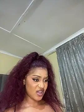 Amberr_Roose live