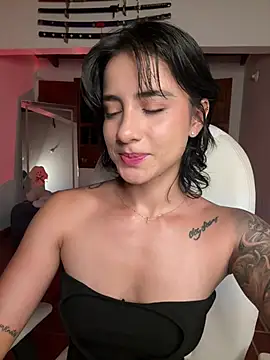 Ale_Lewis live