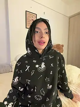 ZaraLuuv live