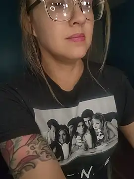 NicolePearl live