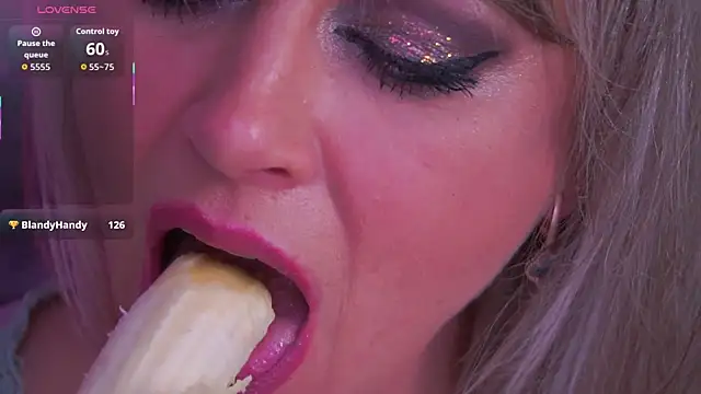 CandyLadyyy live