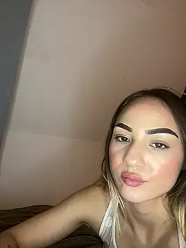 LioraX69 live
