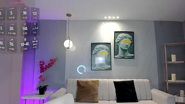 NiaHolland live