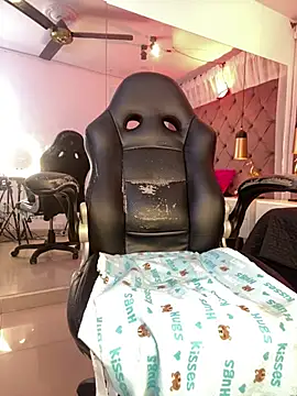 Auri__ live