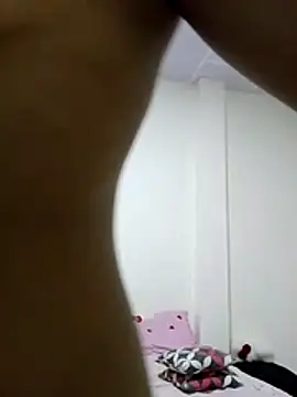 Kittyiyi live