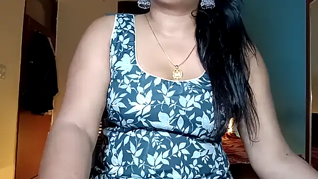 YourDesi_Laila_ live