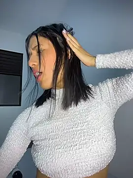 Valentinabaker live