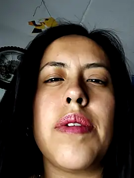 Queen_Ashly live
