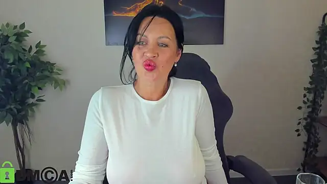 Sara_Devills live