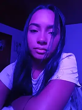 Leilaplus0s live