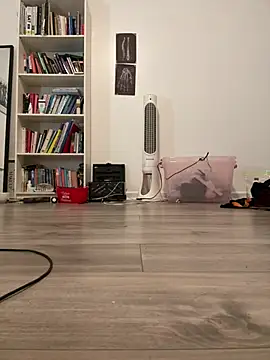 petitewhitebaee live