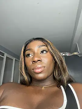 ZarahFerreira live