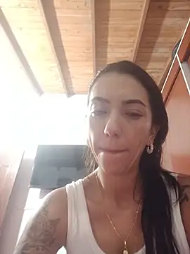 LunaZambrano live