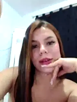 EmiNavarro live