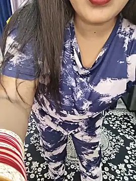 Curvy_Nayara live