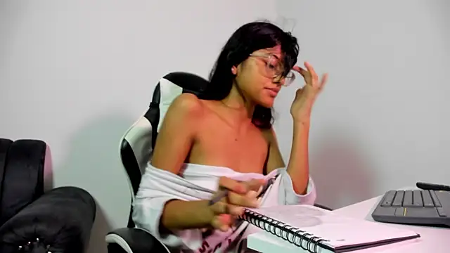 Nira_Lux live