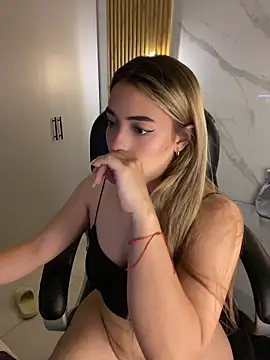 KYLIE_JONES6 live