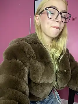 PrettyAshley_ live
