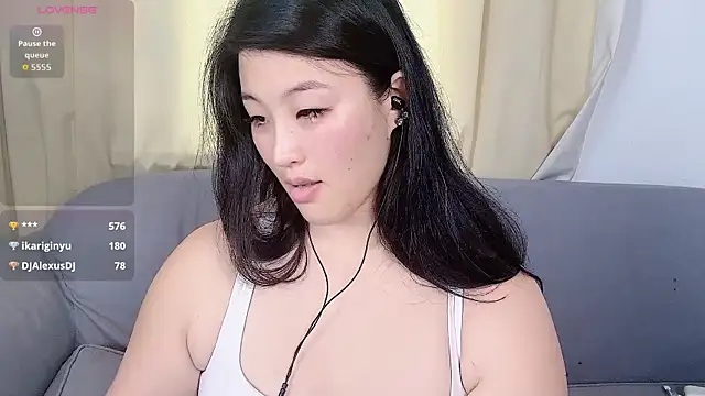 Tavie1744 live