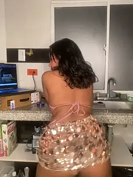 Eloise_aksnes live