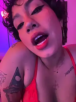 ZahaRoseee live