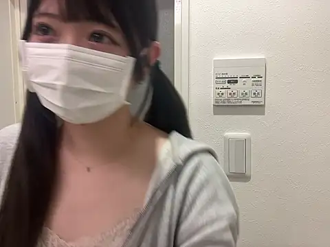 y-u-r-a-33 live
