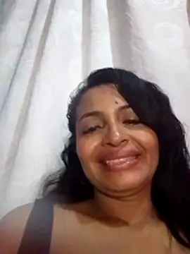 Lia_Phone_ live