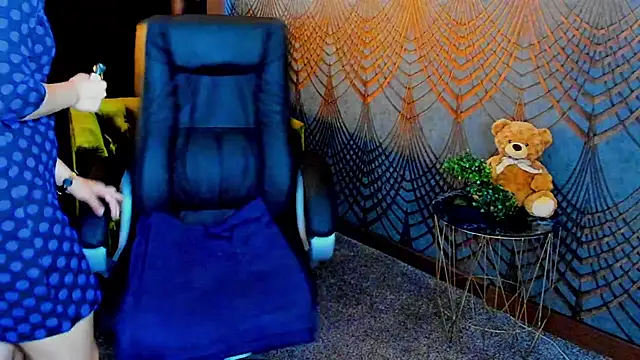 Livia_Shy live