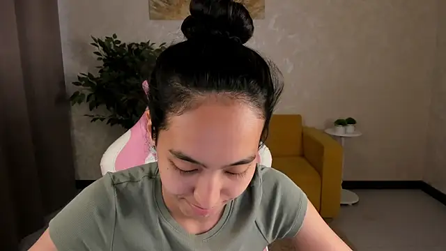 FlirtyAura live