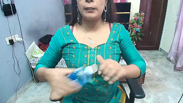 Deevisha-queen live