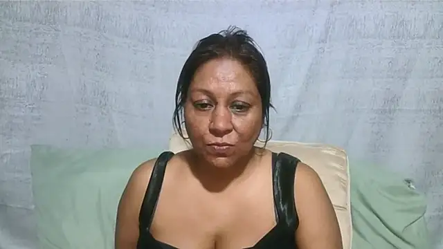 IndianSexyMilf69 live