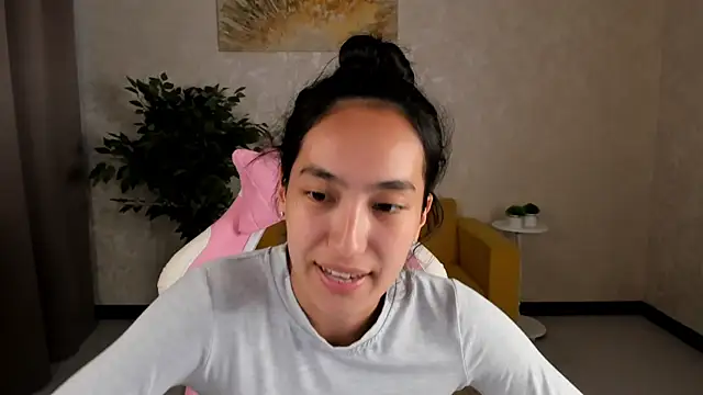 FlirtyAura live