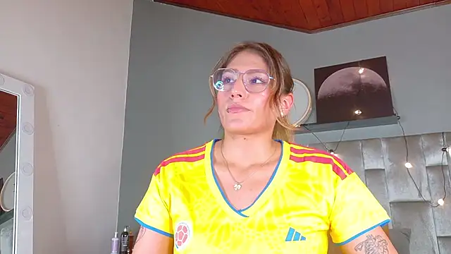 LiaaMoretti__ live