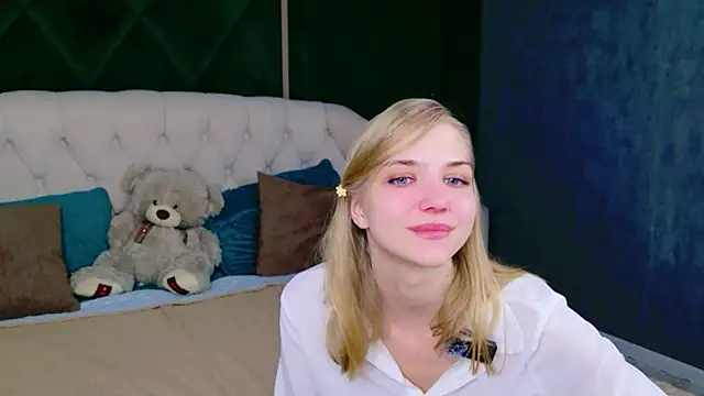 4example_Chloe live