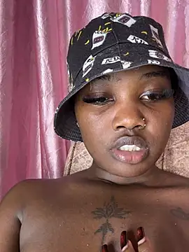 Queen_Arnah254 live