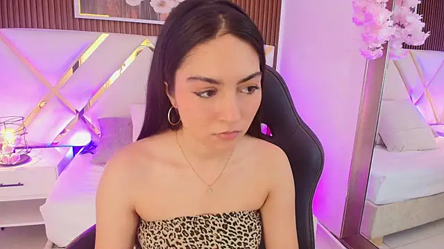 Emelie_Ch1 live