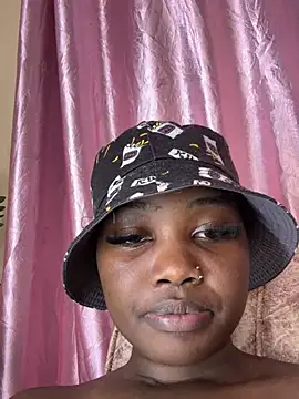 Queen_Arnah254 live