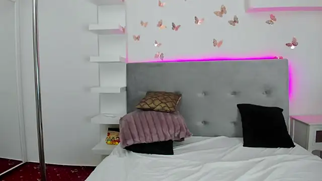 GiannaKrystal live
