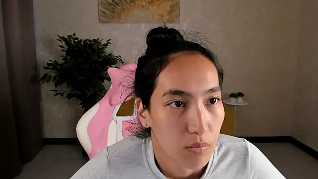 FlirtyAura live