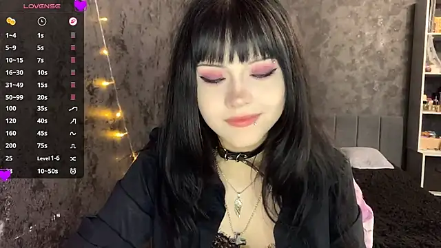 EmilyEmbears live