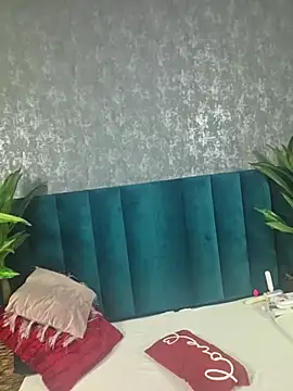 Roxie_Anne live